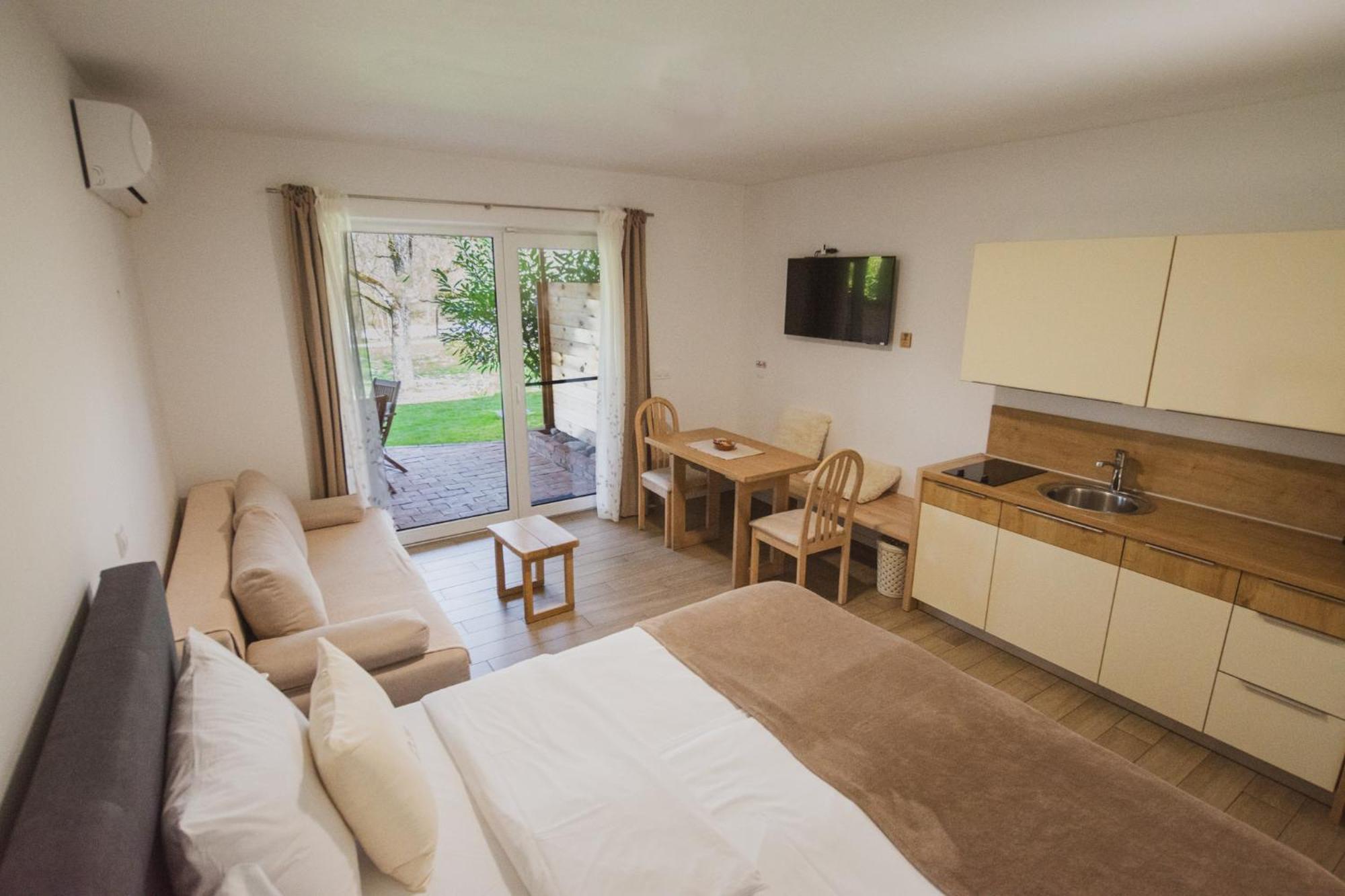 Pr'Fik Apartments Kranj városi község Szoba fotó